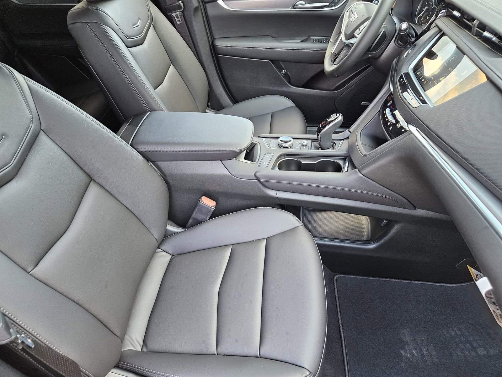 New 2026 Cadillac XT5 Luxury image 17