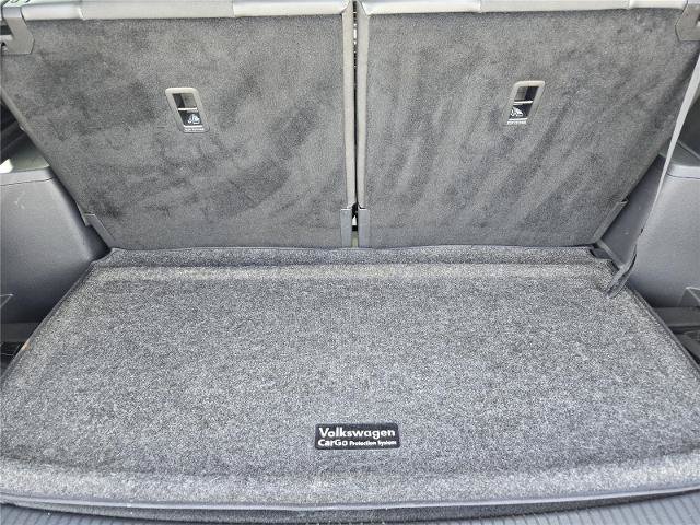 Used 2024 Volkswagen Atlas SEL AWD/4WD image 32