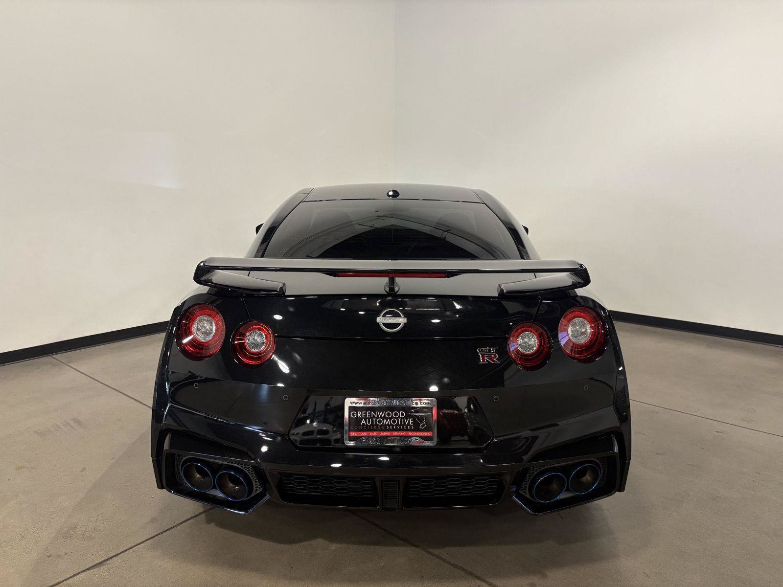 Used 2024 Nissan GT-R Premium w/ Premium Interior Package AWD/4WD image 4
