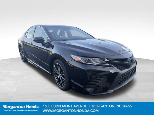 Used 2018 Toyota Camry SE w/ Moonroof Package