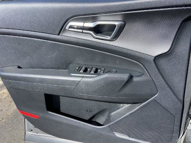 Used 2025 Kia Sportage LX FWD image 16