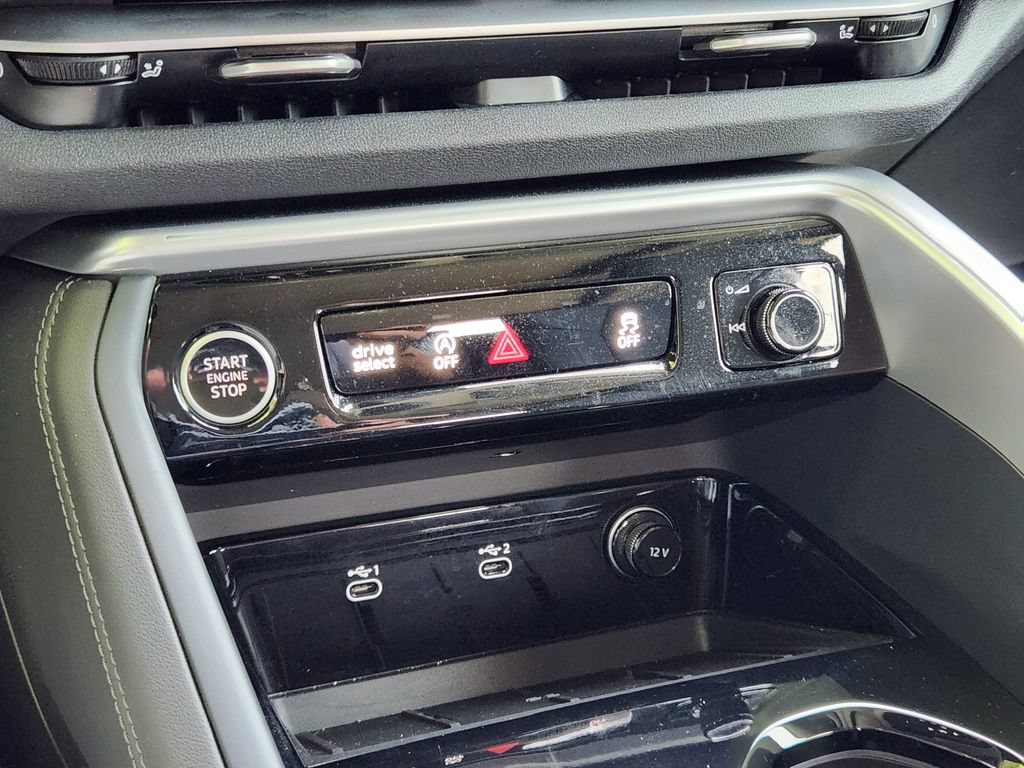 Certified 2025 Audi Q5 Premium Plus w/ Premium Plus AWD/4WD image 23