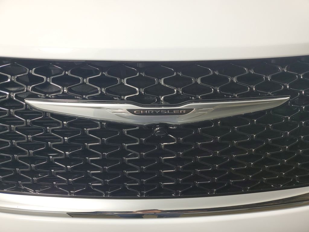 New 2026 Chrysler Pacifica Select FWD image 10