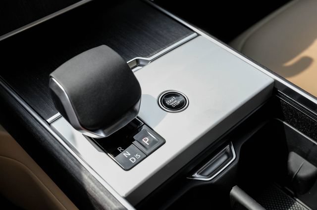 New 2026 Land Rover Range Rover SE AWD/4WD image 30