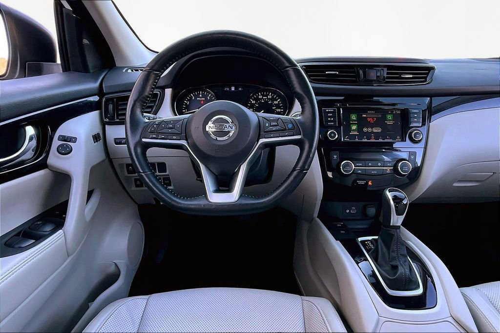 Used 2022 Nissan Rogue Sport SL w/ Premium Package image 10