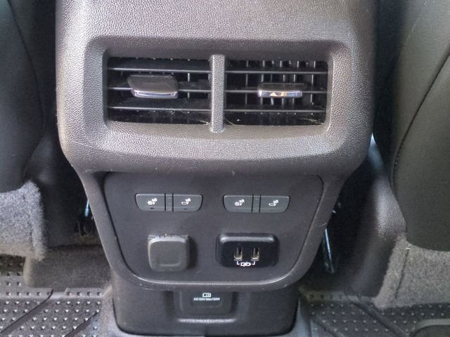 Used 2018 Chevrolet Equinox Premier image 22