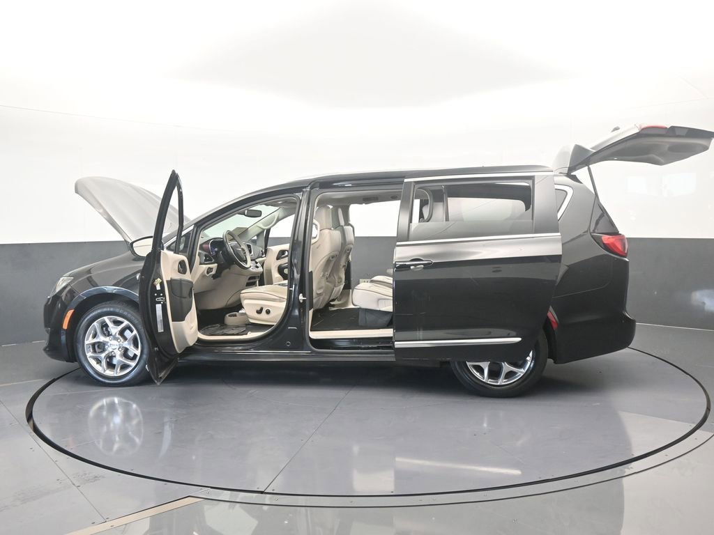 Used 2019 Chrysler Pacifica Limited image 77