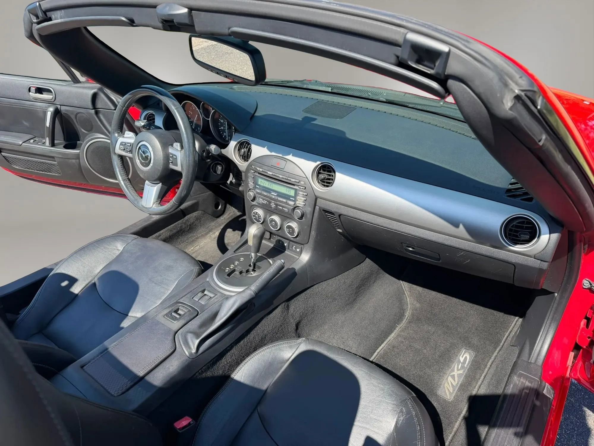 Used 2010 MAZDA MX-5 Miata Grand Touring w/ Premium Pkg RWD image 16