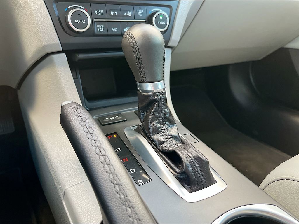 Used 2020 Acura ILX w/ Technology Package FWD image 16