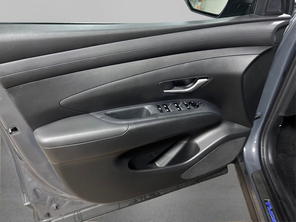 Certified 2025 Hyundai Tucson SE image 23