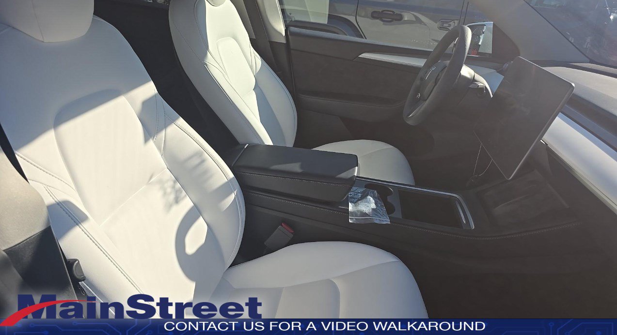 Used 2023 Tesla Model Y AWD image 9