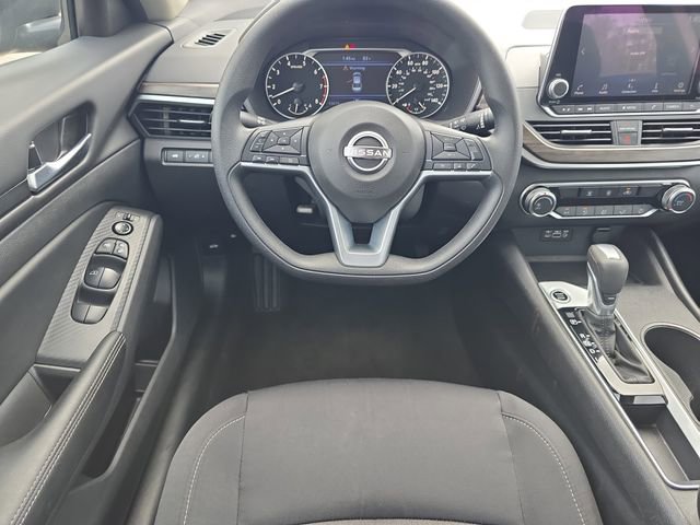Certified 2025 Nissan Altima 2.5 SV image 13