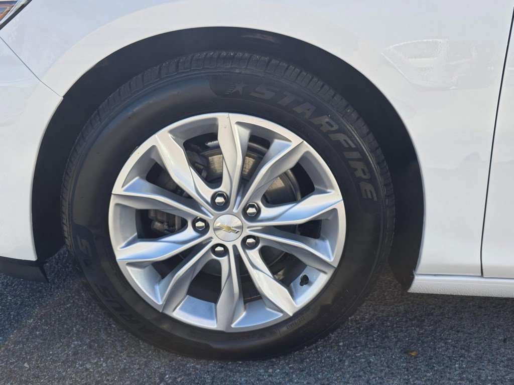 Used 2024 Chevrolet Malibu LT image 18