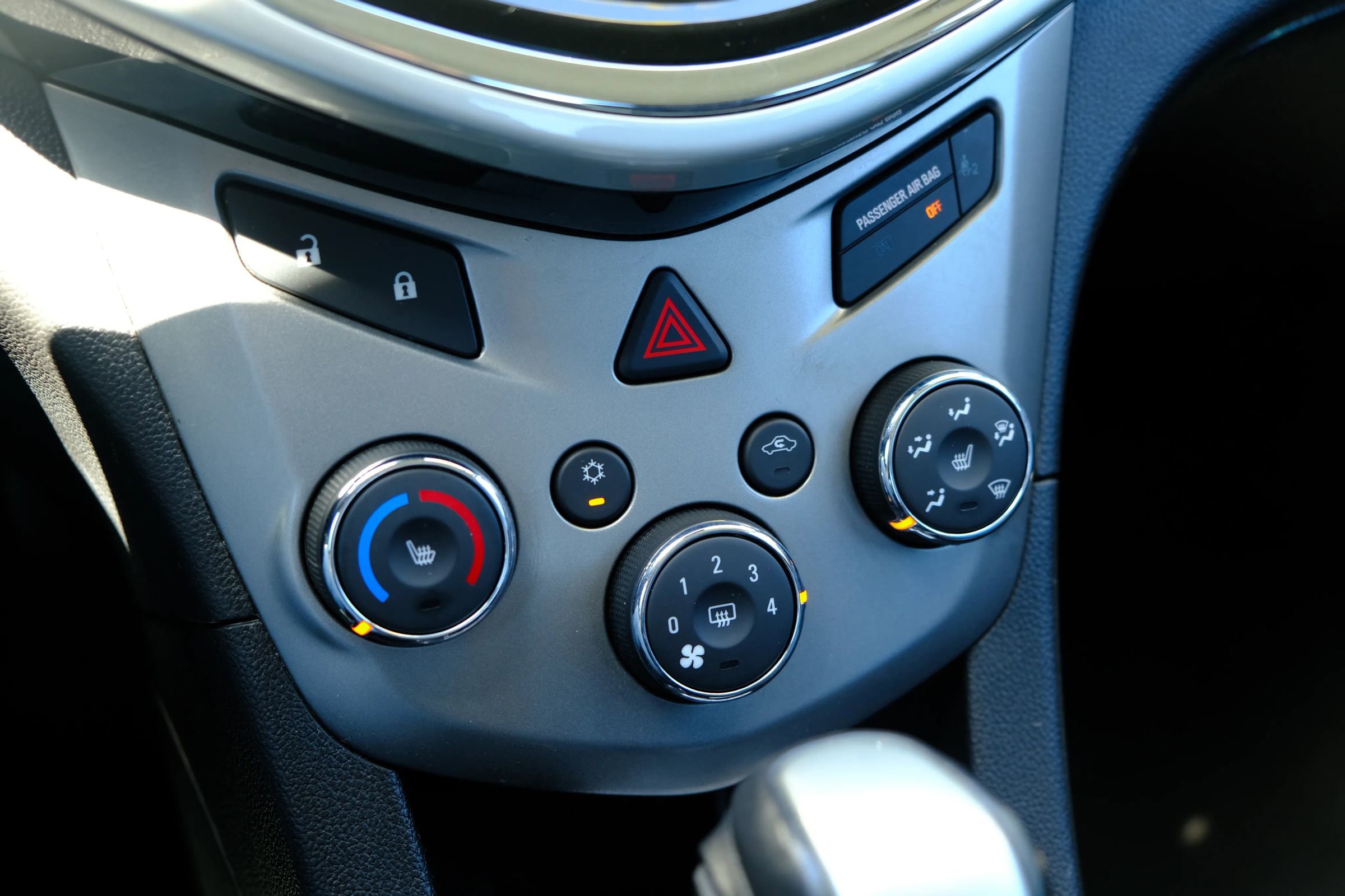 Used 2018 Chevrolet Sonic Premier w/ Driver Confidence Package FWD image 26