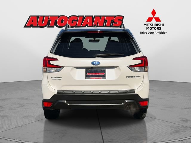 Used 2024 Subaru Forester Premium image 3