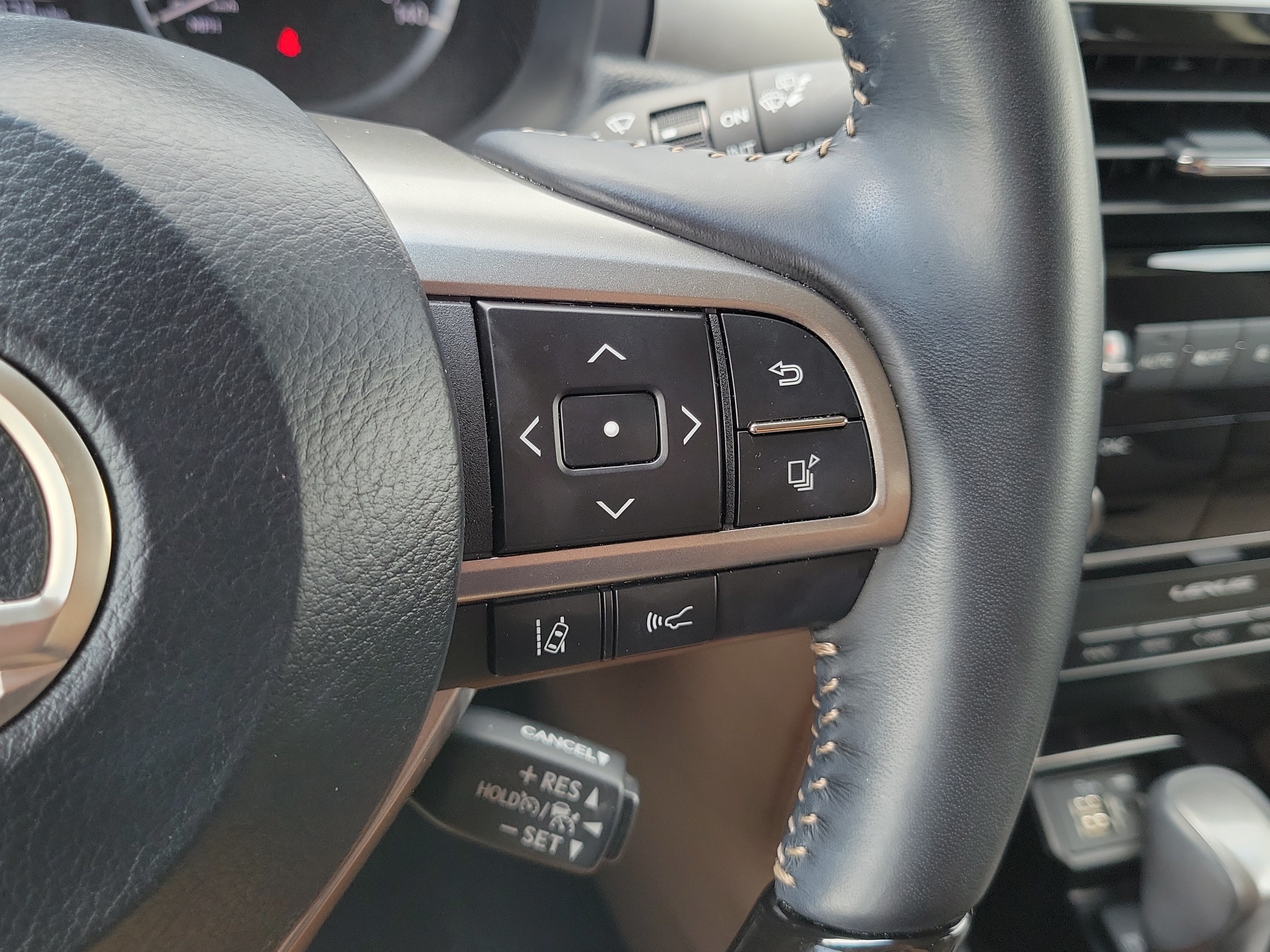 Used 2023 Lexus GX 460 Premium w/ Premium Package AWD/4WD image 24