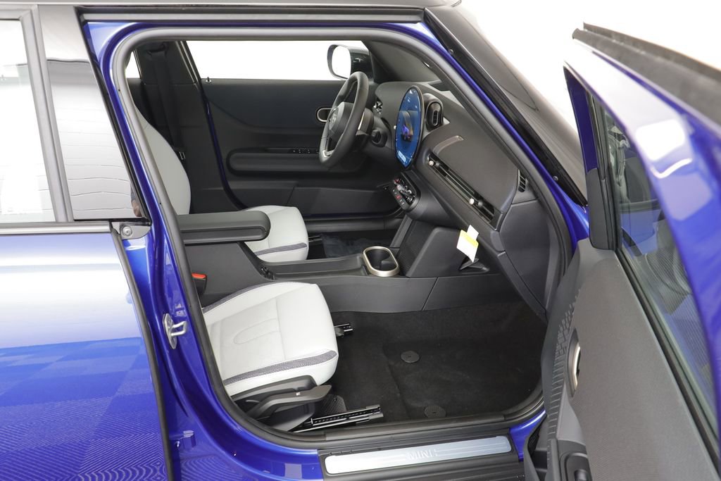 New 2026 MINI Cooper 4-Door Hardtop image 19