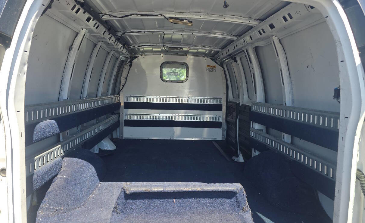 Used 2018 Chevrolet Express 2500 image 7