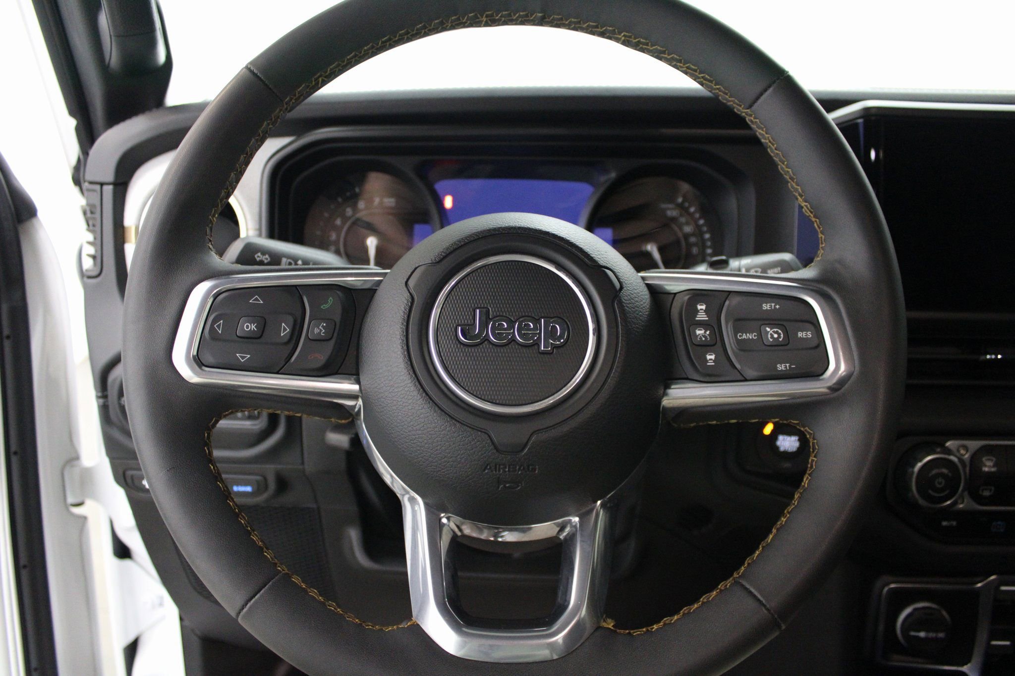 Used 2024 Jeep Wrangler Unlimited Sahara image 35