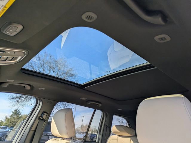 New 2026 Jeep Grand Cherokee Limited w/ Luxury Tech Group II RWD image 25