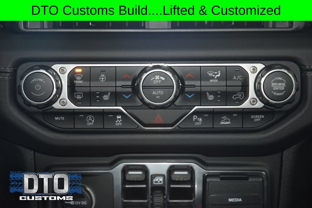 Used 2025 Jeep Gladiator Rubicon w/ Safety Group AWD/4WD image 35