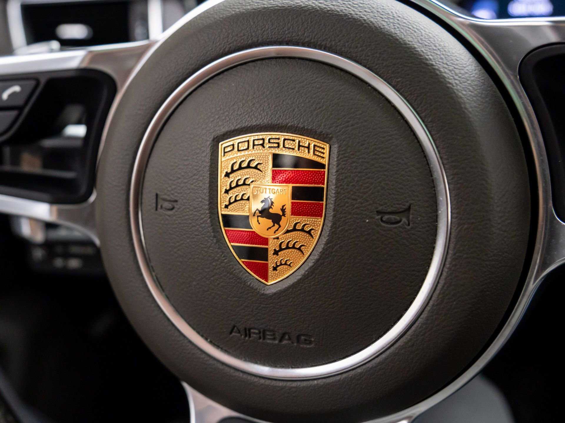 Used 2017 Porsche Macan S image 22