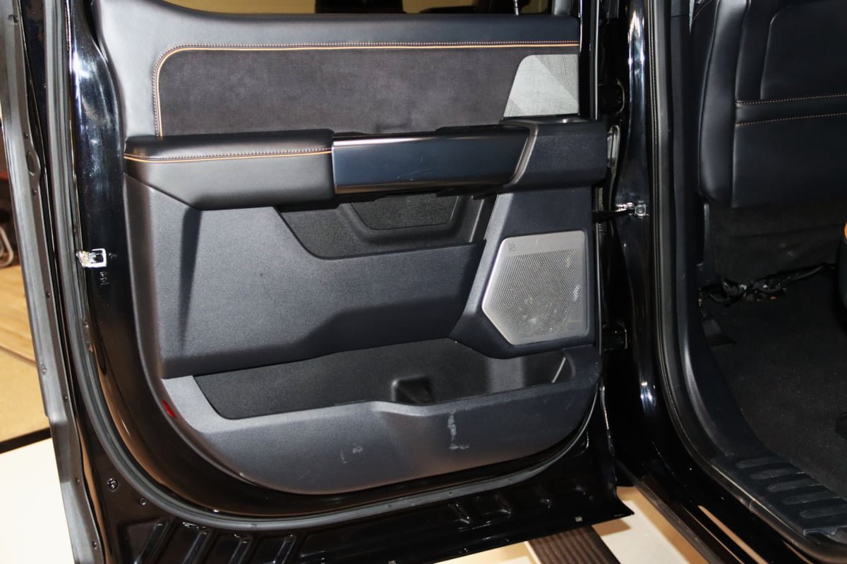 Used 2023 Ford F250 Platinum w/ FX4 Off-Road Package AWD/4WD image 63
