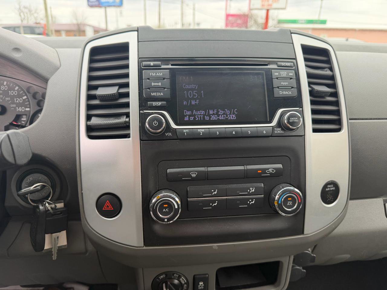 Used 2016 Nissan Frontier SV image 18