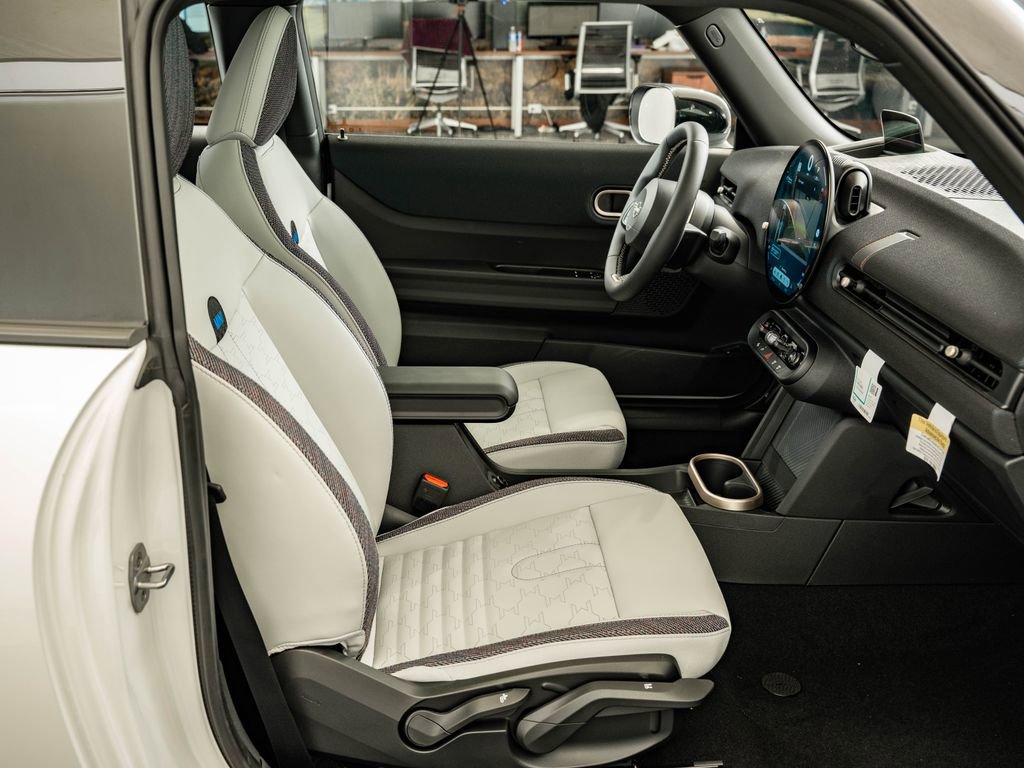 New 2026 MINI Cooper 2-Door Hardtop FWD image 22