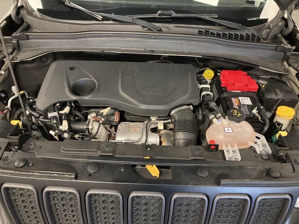 Used 2019 Jeep Renegade Trailhawk w/ UConnect 8.4 Nav Group AWD/4WD image 16
