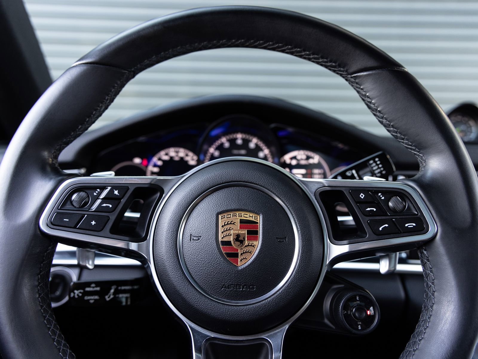 Used 2018 Porsche Panamera 4 image 14