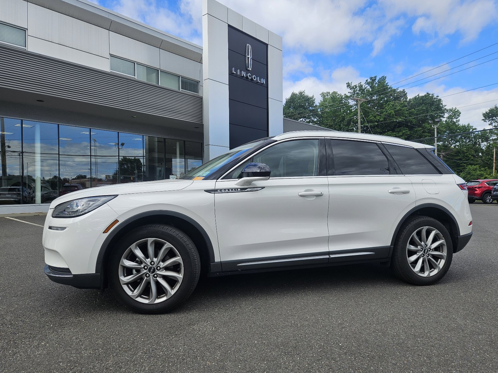 Used 2022 Lincoln Corsair AWD w/ Premium Package image 1