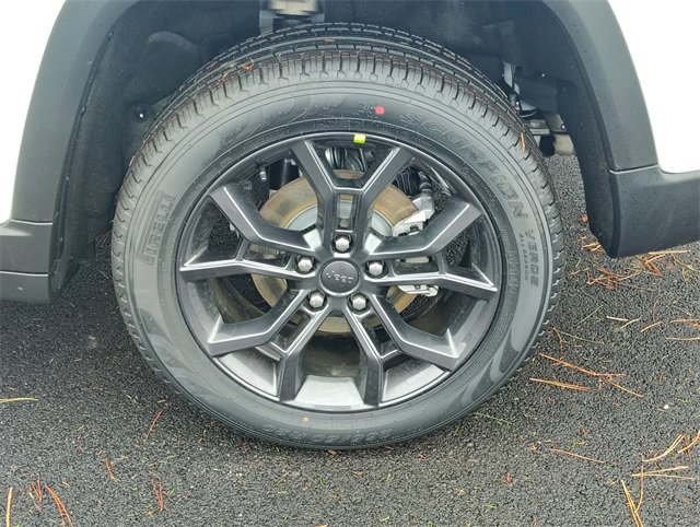 New 2025 Jeep Grand Cherokee Limited w/ Trailer Tow Package image 6