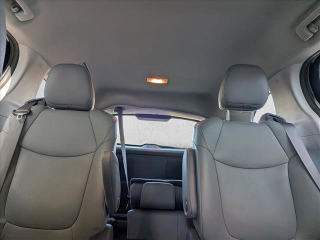 Used 2021 Toyota Sienna XLE image 17