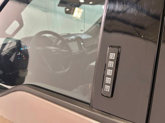 Used 2018 Ford F150 XLT w/ Equipment Group 302A Luxury image 11