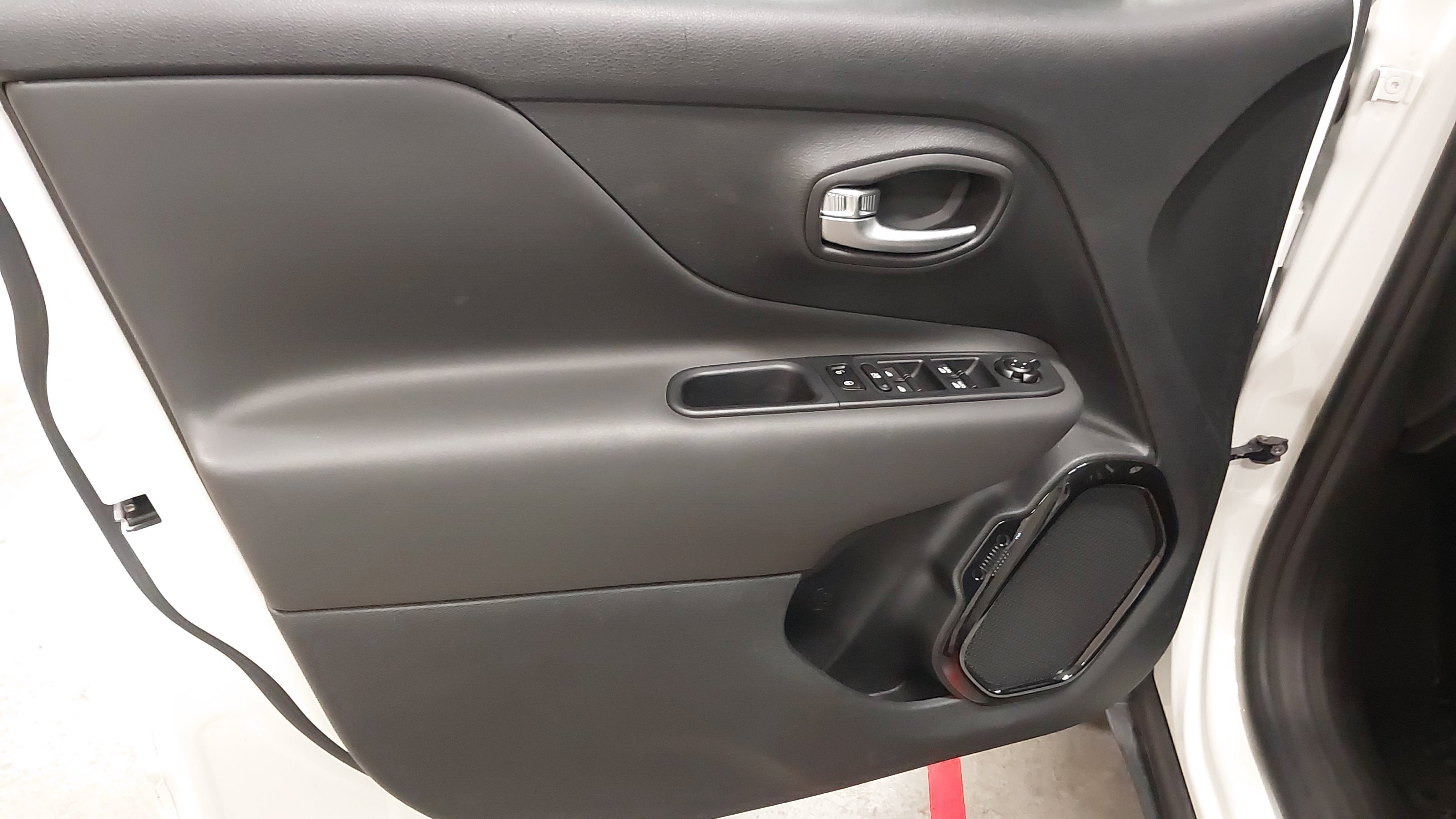 Used 2022 Jeep Renegade Altitude w/ Convenience Group AWD/4WD image 24