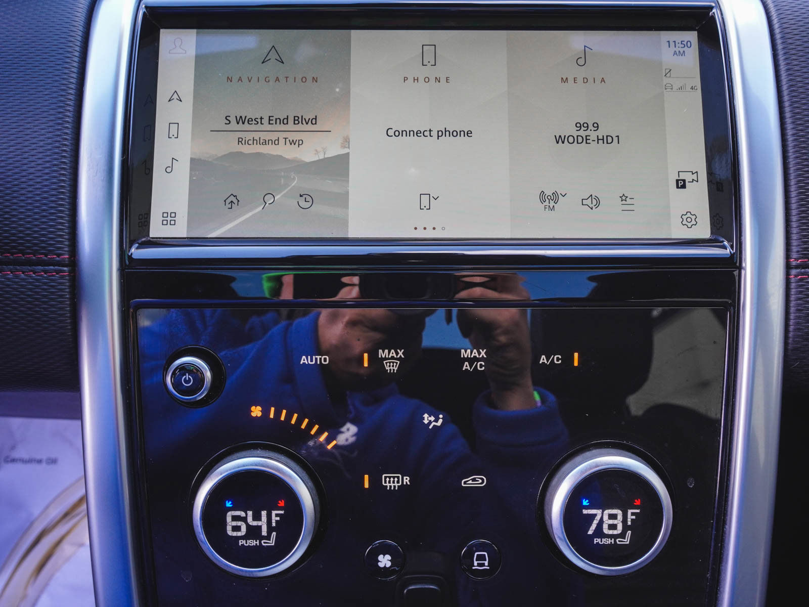 Used 2023 Land Rover Discovery Sport SE R-Dynamic image 20