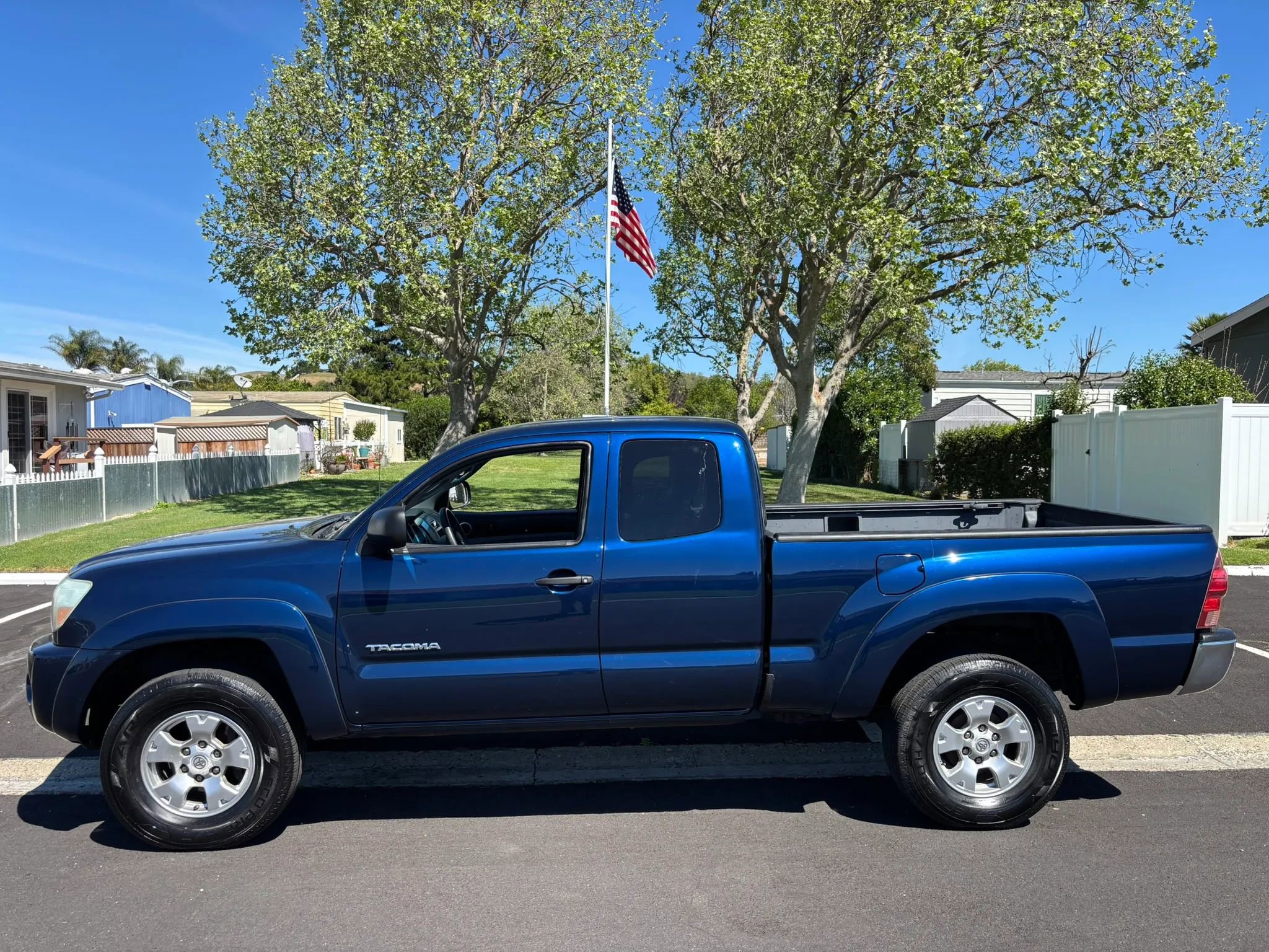 Used 2006 Toyota Tacoma PreRunner RWD image 2