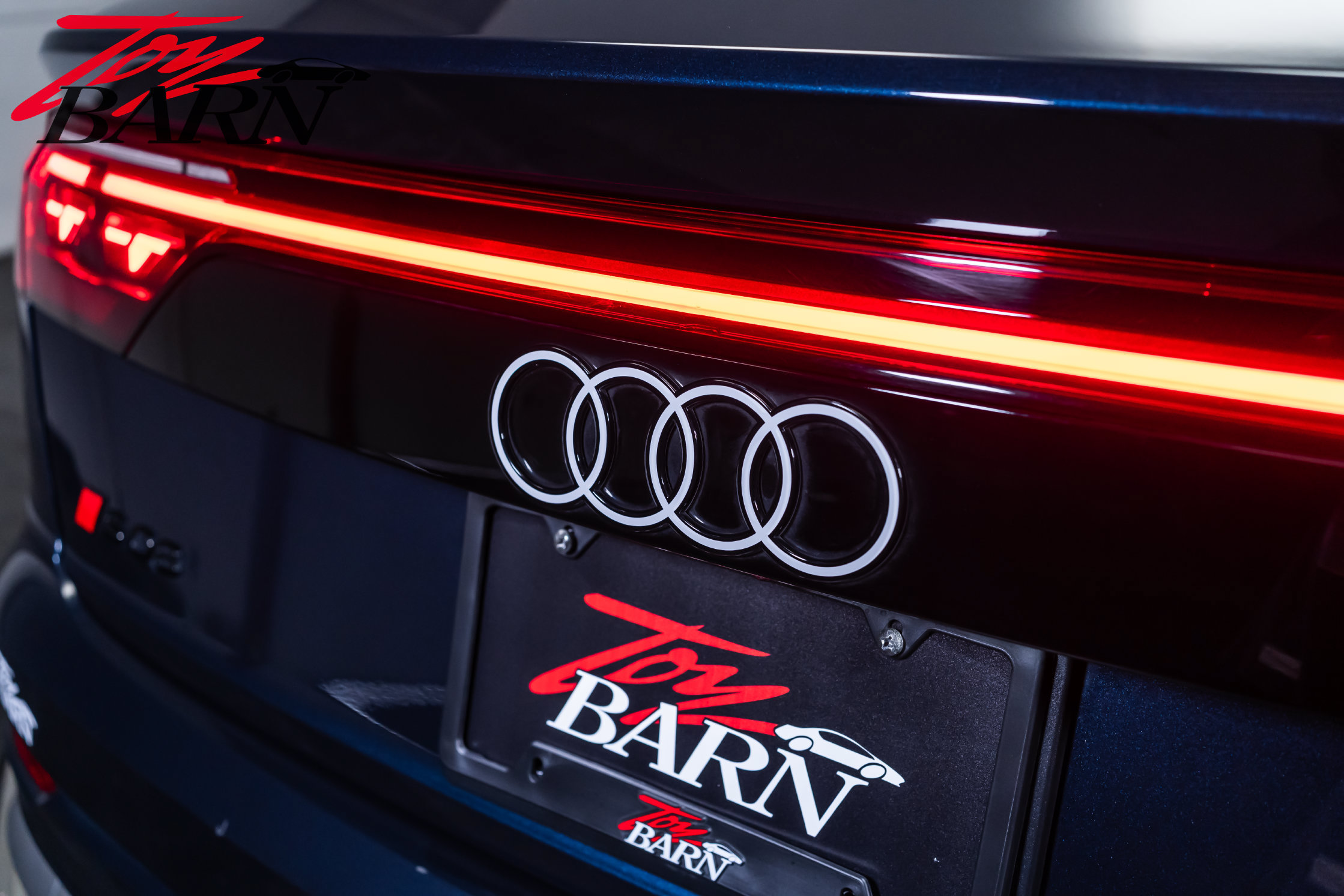 Used 2024 Audi SQ8 Prestige AWD/4WD image 11