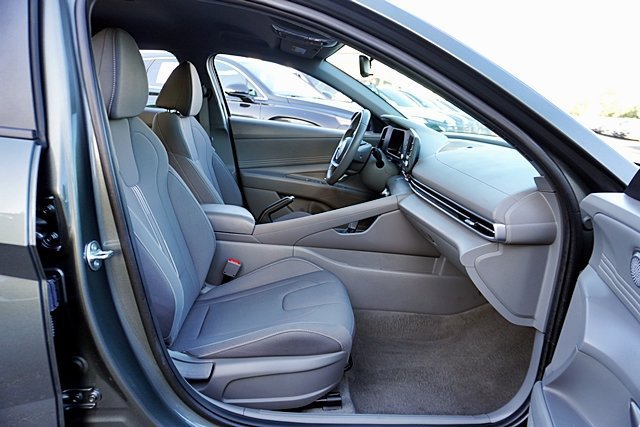 Certified 2026 Hyundai Elantra Sport FWD image 18