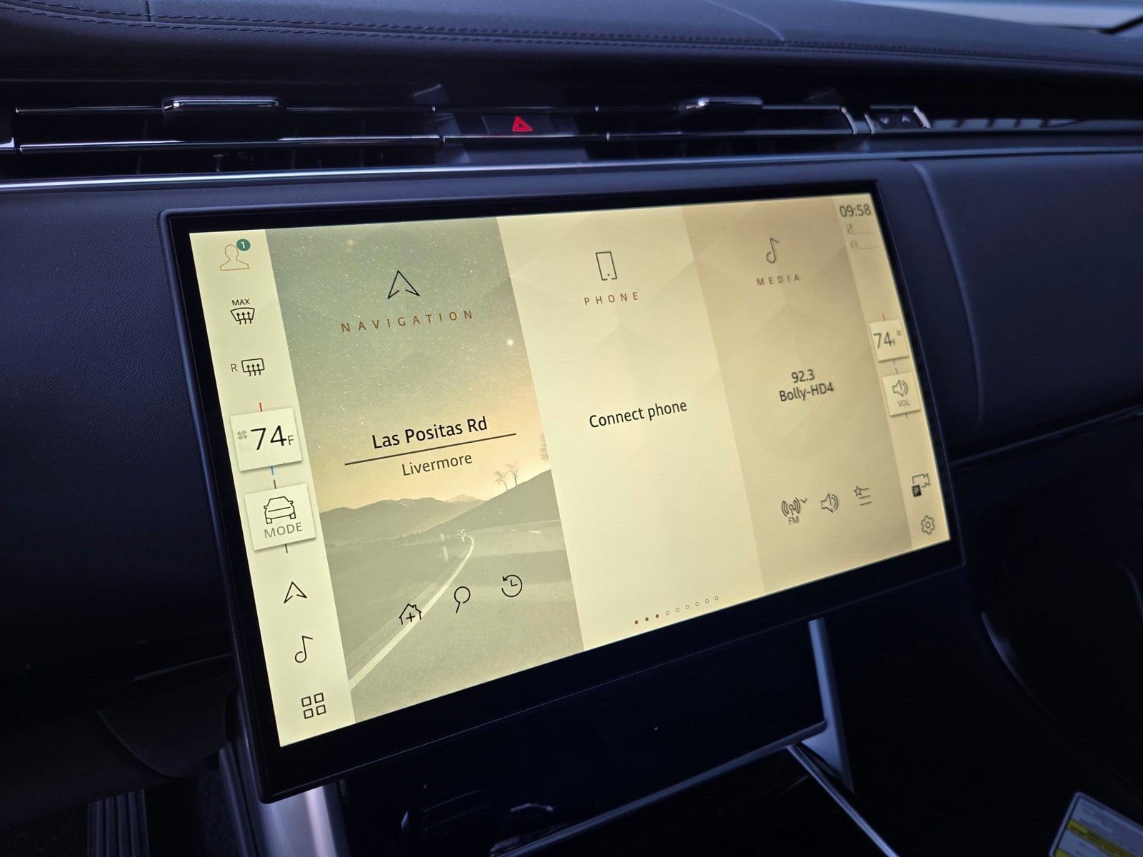 New 2026 Land Rover Range Rover SE AWD/4WD image 13
