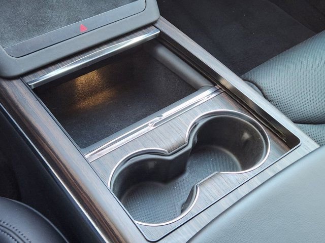 Used 2022 Tesla Model S image 26