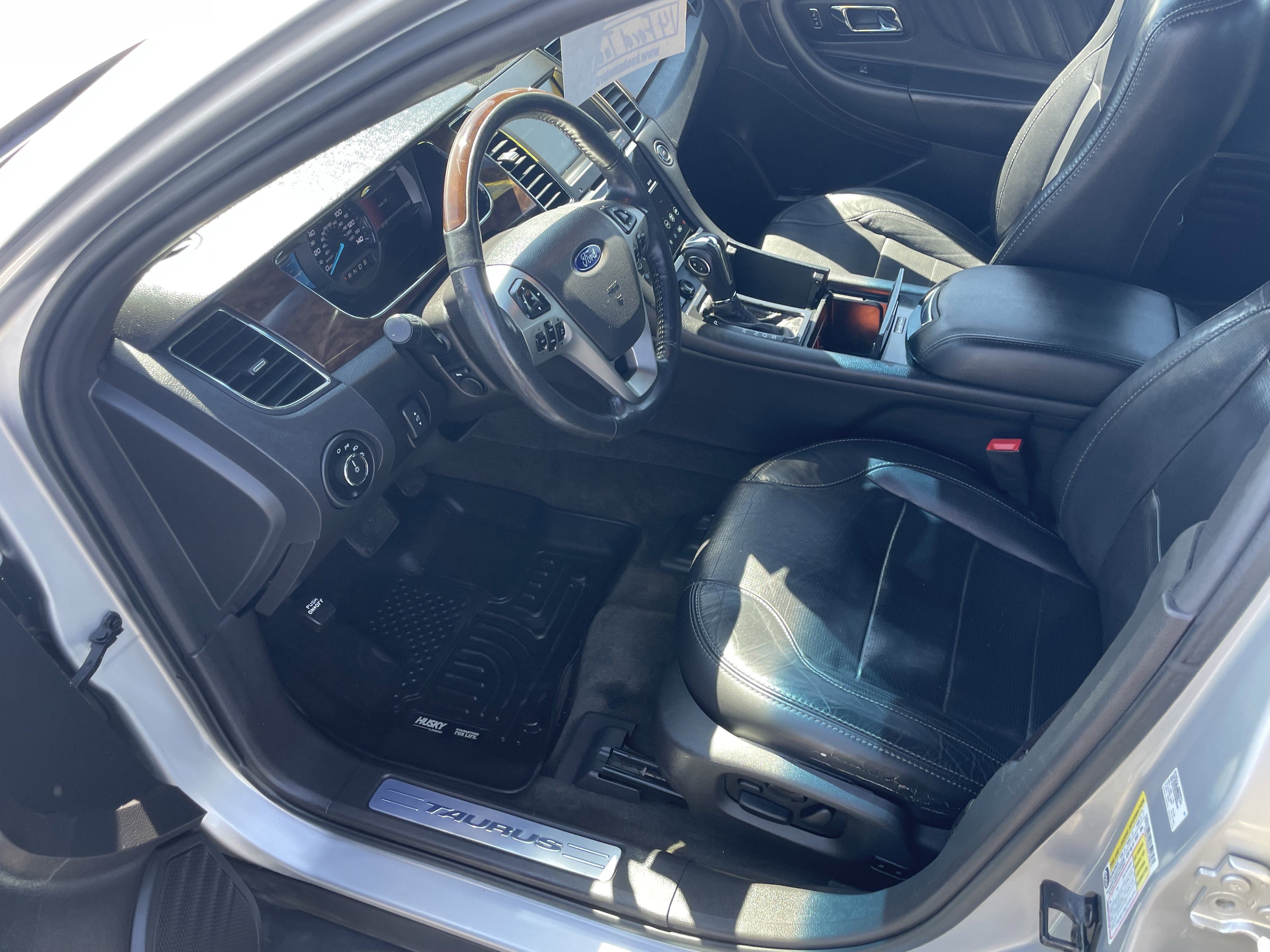 Used 2014 Ford Taurus Limited w/ Equipment Group 301A FWD image 12