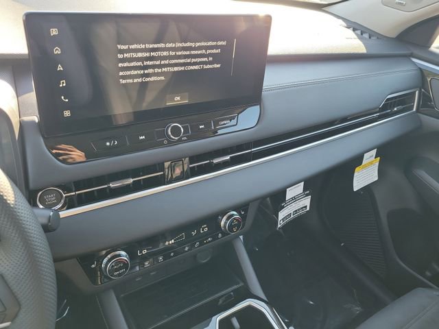 New 2026 Mitsubishi Outlander SE image 29