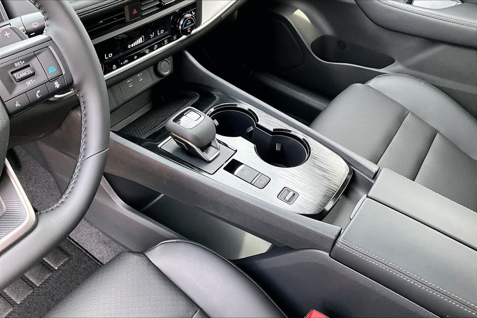 New 2027 Nissan Rogue Dark Armor FWD image 7