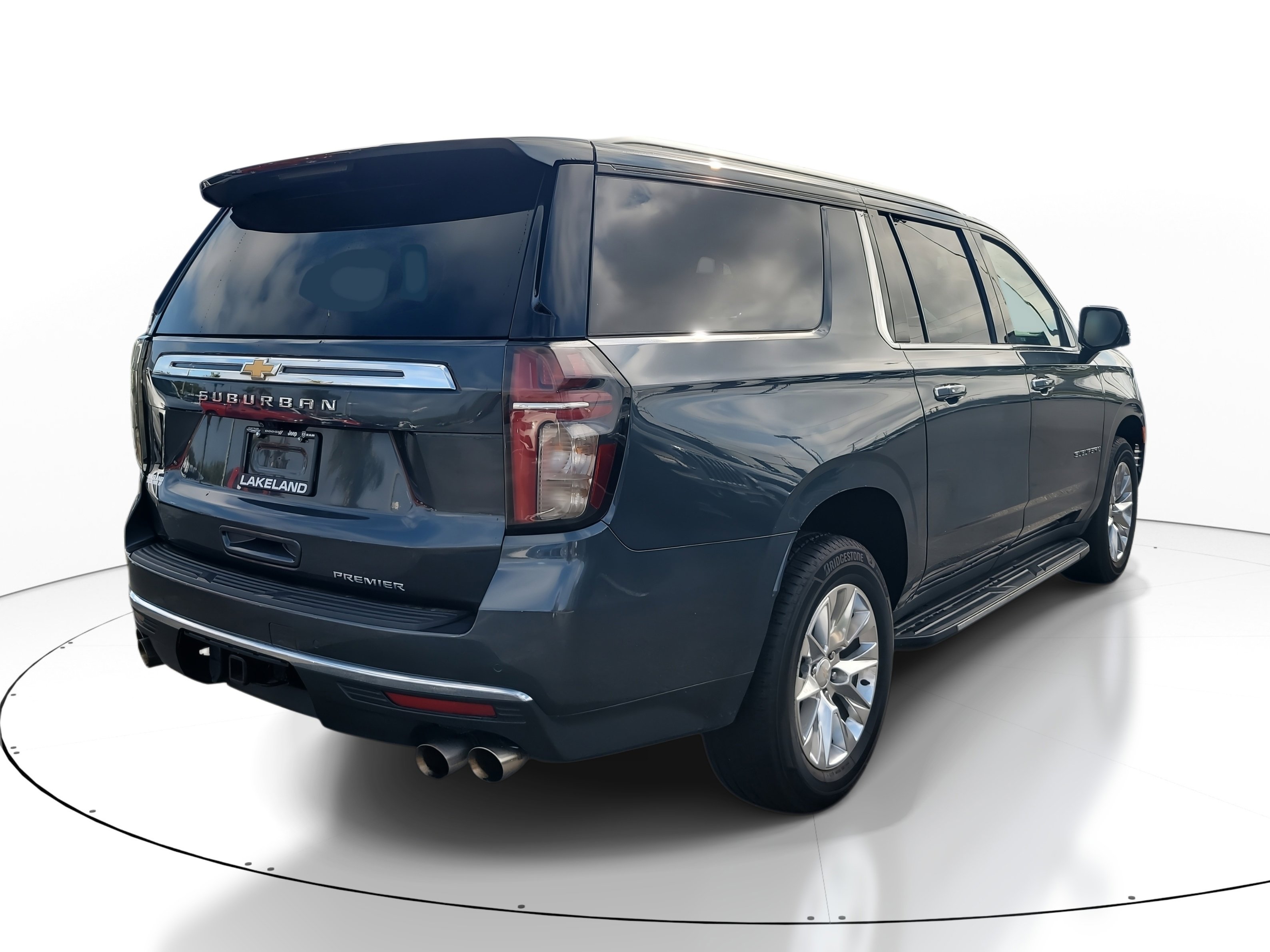 Used 2021 Chevrolet Suburban Premier w/ Premium Package image 4