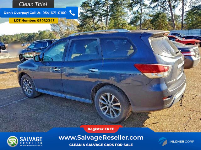 Used 2013 Nissan Pathfinder SV image 3