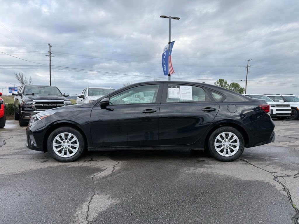 Used 2024 Kia Forte LX image 4