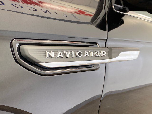 Used 2023 Lincoln Navigator Reserve AWD/4WD image 15