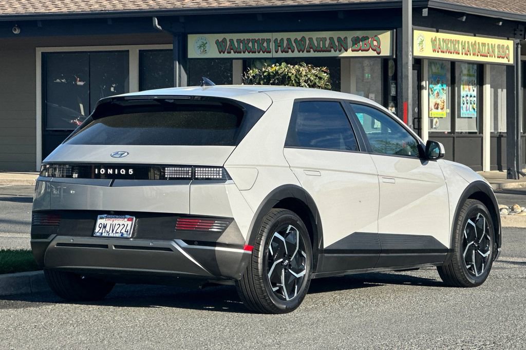Used 2024 Hyundai Ioniq 5 SEL image 3